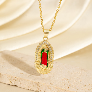 Collar con Colgante <span class=keywords><strong>de</strong></span> <span class=keywords><strong>Nuestra</strong></span> <span class=keywords><strong>Señora</strong></span> <span class=keywords><strong>de</strong></span> <span class=keywords><strong>Guadalupe</strong></span> Chapado en Oro <span class=keywords><strong>de</strong></span> 18K, Joyería Religiosa con Esmalte <span class=keywords><strong>de</strong></span> la Virgen María - Product Image 3