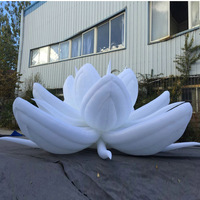 Fleur de lotus gonflable géante personnalisée en Oxford/PVC avec 16 couleurs pour la décoration d'événements intérieurs/extérieurs