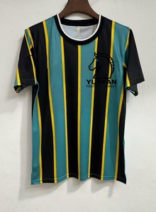 Kit Calcio Vintage all'Ingrosso, Maglie Classiche Retrò di Club e Squadre Nazionali, Servizio OEM, Completi Estivi, Taglio Automatizzato, Asciugatura Rapida - Product Image 2