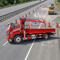 Grue montée sur camion Xin Feigong de 8 tonnes avec 4/5 bras droits et rotation complète à 360 degrés pour levage et transport à double usage