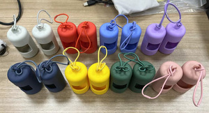 Dispensador de Bolsas Biodegradables para Excremento de Perro con Logotipo Personalizado, Portátil, de Plástico, con Clip para Correa, para Paseos al Aire Libre - Product Image 2