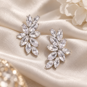 Boucles d'oreilles à clous en forme de fleur pour femmes, design floral élégant, boucles d'oreilles stylisées adaptées aux robes, aux fêtes et aux cadeaux - Product Image 3