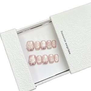 10 pièces d'ongles artificiels faits main, Nouveauté 2026, courts, haut de gamme, motifs papillon, nœud, French et œil de chat, auto-adhésifs - Product Image 4
