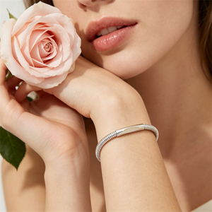 Bracelet manchette ouvert en acier inoxydable plaqué or pour femme, motif serpent géométrique classique - Product Image 6