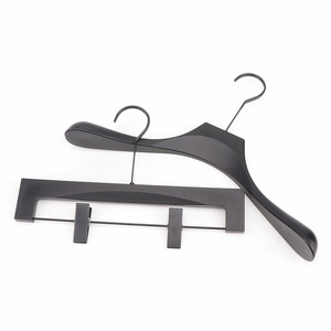 Wholesale plastic clothes hangers for clothing stores, home use, wide-shouldered coats, hotels, suits, and formal wear; - Product Image 3
