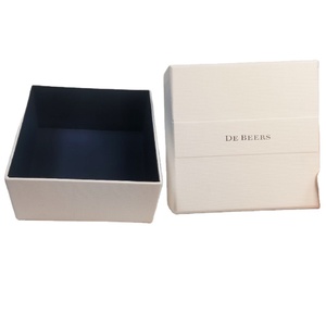 Cajas de regalo navideñas ecológicas de lujo blancas para presentes, caja de regalo personalizada con diamantes famosos. - Product Image 1