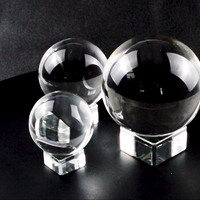 Boule de cristal K9 de haute qualité avec forme ronde transparente et effet de réfraction optique pour décoration