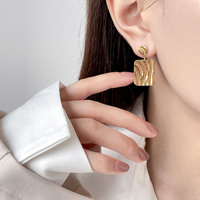 Boucles d'oreilles carrées Bowei en fer, style vintage français, effet froissé martelé, bijoux dorés