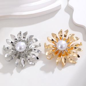 Sunflower Corsage Gold Plated Alloy Brooch Colourful Rhinestone Drilled Design Women Luxury Engagement Wedding Gift Jewelry - Product Image 1