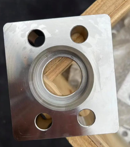 หน้าแปลนคอเชื่อมที่ได้รับคะแนนสูงสุด (หน้า RF/FF): วัสดุเหล็กคาร์บอนที่ทนทานสำหรับการใช้งานในอุตสาหกรรมแรงดันสูง - Product Image 5