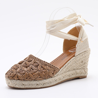 Sandales marron grande taille pour femme, à talons hauts, avec bride cheville, bout fermé, talon compensé épais en paille tressée, pour l'été