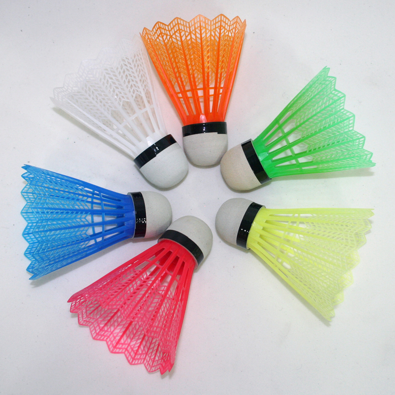 มีสีสัน