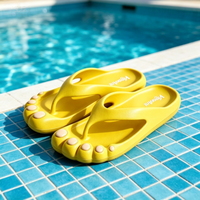 Tongs tendance 2026 en forme de grande patte, en EVA souple, légères, imperméables et respirantes pour salle de bain, douche, plage et piscine