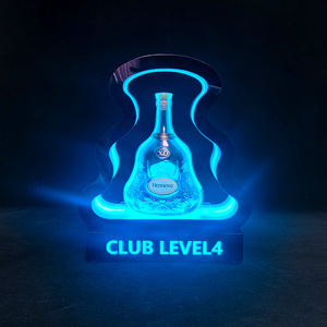 Expositor de Licores Iluminado Personalizado para Bar con Logotipo, Estante de Exhibición de Siete Colores, Material de Vidrio Independiente - Product Image 1