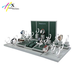 Fenêtre Oem oreiller coussin rotatif petits ensembles haut de gamme haut de gamme fait à la main boutique secteur vente au détail personnalisé bois montre unique affichage - Product Image 2