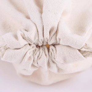 Sac en toile de coton bio écologique avec cordon de serrage, petit format, personnalisable avec logo, pour cadeaux promotionnels en gros - Product Image 5
