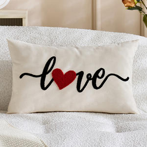 Housse de coussin moderne en tissu brodé en forme de cœur rouge pour la Saint-Valentin - Product Image 4