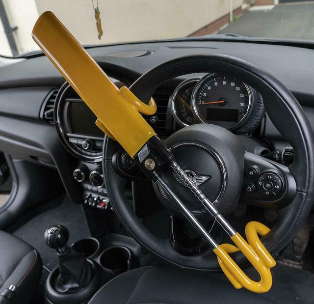 Manufacturer Direct Sales Steering Multi Theft Car Steering Type Security Device Universal Car Anti Theft Steering Wheel Lock