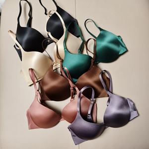 Oferta de sujetador de mujer liso sin costuras de estilo europeo y americano, cómodo, de superficie suave, sexy y con efecto push-up. - Product Image 1