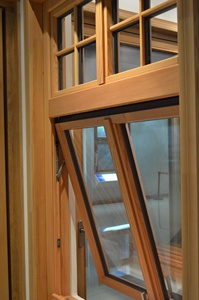 Finestre a Vasistas in Legno Massello con Triplo Vetro e Zanzariera, Design Moderno Classico Penjoy - Product Image 3