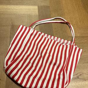 Bolsas de Compras de Yute de Diseño Premium con Estampado para Mujeres a la Moda, Atuendos de Verano y Viajes de Vacaciones - Product Image 2