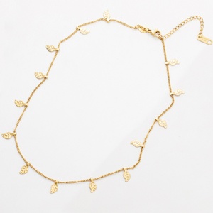 Collier pendentif feuille plaqué or délicat et fin, collier ras-du-cou feuille en acier inoxydable, bijoux - Product Image 6