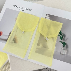 Pochette en organza Chuanghua avec bouton perlé, pochette en organza polyester pour emballage cadeau avec logo personnalisé - Product Image 4