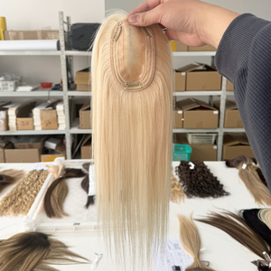 Prêt à expédier : Topper capillaire 3x5 Services Hair, cuticules entièrement alignées, base en soie à raie libre avec trame pour femme - Product Image 1