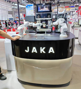 หุ่นยนต์บาริสต้าอัจฉริยะรุ่นใหม่ พร้อมหน้าจอสัมผัส กำลังไฟ 4000 วัตต์ พิมพ์ลายลาเต้อาร์ต และควบคุมผ่านแอป - Product Image 3