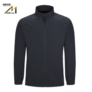 Chaqueta Impermeable con Capucha para Hombre Aonesport, Cuello Alto, Cierre de Cremallera, Nylon y Poliéster Delgados, Corte Regular, Estilo Urbano - Product Image 4