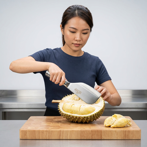Couteau à durian JAYA MATA 4 3/4 pouces en acier inoxydable, finition polie, extra-affûté, moderne, durable, couteau de cuisine pour droitier - Product Image 1