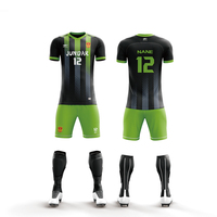 Livraison rapide d'usine, haute qualité, maillot de football 100% polyester à col en V, vente en gros, uniforme de football personnalisé à séchage rapide