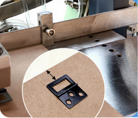 Accessoires de machine de pressage pour la fixation de crochets triangulaires à dents de scie entièrement automatiques pour cadres photo métalliques de haute qualité en gros