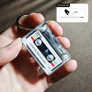 Nuovo Portachiavi 2D in Acrilico con Superficie Piatta, Design Creativo <span class=keywords><strong>a</strong></span> Forma di Cassetta Musicale, Decorazione per <span class=keywords><strong>Zaino</strong></span> e Auto - Product Image 1