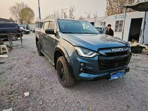 ISUZU Pick-up en bon état, faible kilométrage, véhicule fiable pour le tout-terrain et <span class=keywords><strong>la</strong></span> conduite quotidienne, moteur diesel <span class=keywords><strong>2023</strong></span> - Product Image 3