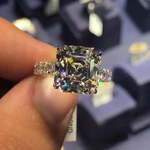 Anello Geometrico in Argento con Zirconi per Donne, Stile da Ufficio, Gioiello da Dito alla Moda - Product Image 3