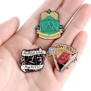 Épingles en alliage métallique plaqué sur mesure Dungeons and Dragons, badges en émail dorés - Product Image 4