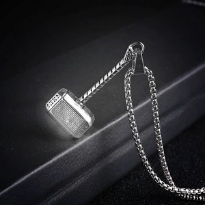 Moda Seta Colar de Ponta de Seta de Ponta de lança de Poder Martelo Colar 18k Banhado A Ouro Do Vintage Colar de Pingente para Homens - Product Image 2