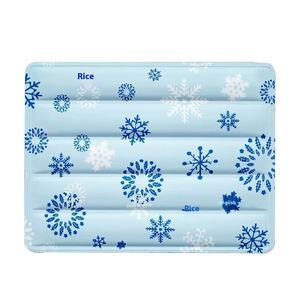 Modern <span class=keywords><strong>Cooling</strong></span> <span class=keywords><strong>Pet</strong></span> <span class=keywords><strong>Pad</strong></span> Nest Bett Boden matte für Katzen & Hunde Sommerreise-freundliches bedrucktes Tuch für heißes Wetter - Product Image 1