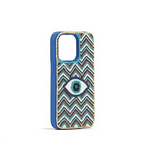 Funda para Móvil con Diseño de Flores Bordadas a Mano con Cuentas de Vidrio y Base de Algodón, Accesorio Textil Artesanal de Otras Formas - Product Image 1