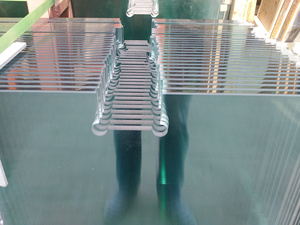 Vente en gros d'usine : Panneaux de verre de sécurité trempé pour escaliers extérieurs, usage industriel et hôtelier, verre de construction découpé <span class=keywords><strong>sur</strong></span> <span class=keywords><strong>mesure</strong></span> - Product Image 3