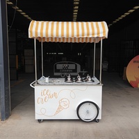 Chariot mobile de vente de glaces molles entièrement équipé à vendre