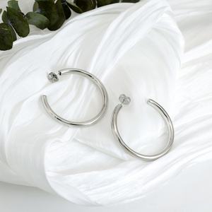 Pendientes de Tubo Redondos Grandes de Acero Inoxidable a la Moda para Mujer, Ideales para Fotografía Urbana y Desfiles, Fiestas y Regalos - Product Image 5