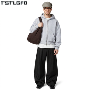 Sudadera con capucha ecológica y sostenible de 600 g, personalizada, de algodón orgánico de alto gramaje, corte regular, estilo holgado, impermeable y bordada. - Product Image 3