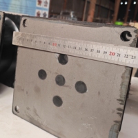 Support d'isolation des vibrations pour engins de construction : Bloc amortisseur en caoutchouc pour ponceuse à rouleaux et foreuse rotative