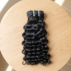 Extensions de cheveux humains indiens naturels ondulés de qualité supérieure avec texture Deep Wave, finition lisse et cuticules alignées - Product Image 1