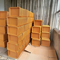 Handgeweven plastic rotan-look fruitmand voor supermarkten, geschikt voor brood en snacks.