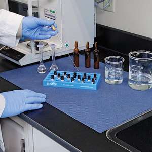 NOUVEAU PIG - MAT1625 Grippy®Rouleau de tapis absorbant à dos adhésif-EAN 036226008322 ABSORBENT PRODUCTS - Product Image 2