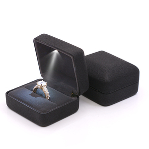 OEM biểu tượng tùy chỉnh ánh sáng màu đen Vòng Vòng đeo tay Bông tai hộp lưu trữ nhung đồ trang sức bao bì dẫn hiển thị bộ đồ trang sức Tặng hộp - Product Image 3