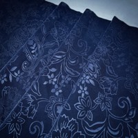 Tissu Brocart Personnalisé Imprimé Effet Brillant à Carreaux, 155 g/m², 100 % Polyester Respirant Antistatique, Tricoté pour Robes et Décoration Intérieure